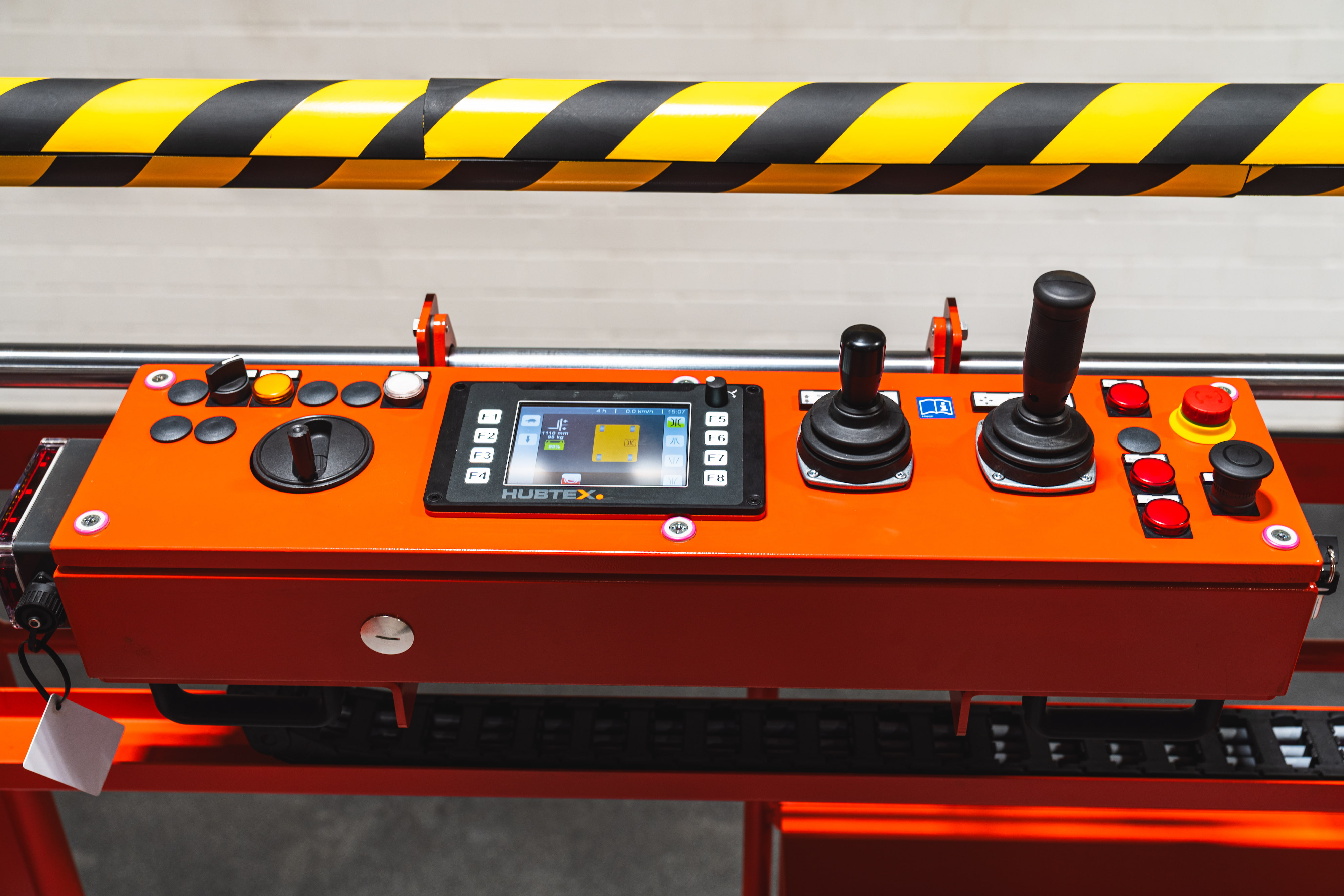 Omnidirektionale Plattform von HUBTEX mit Informationsdisplay für die Flugzeugmontage