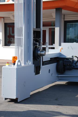 The load is raised with the help of the load bed.