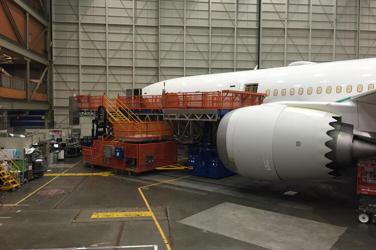 Hubtex HL-AGV for mobilizing work platforms on aircraft