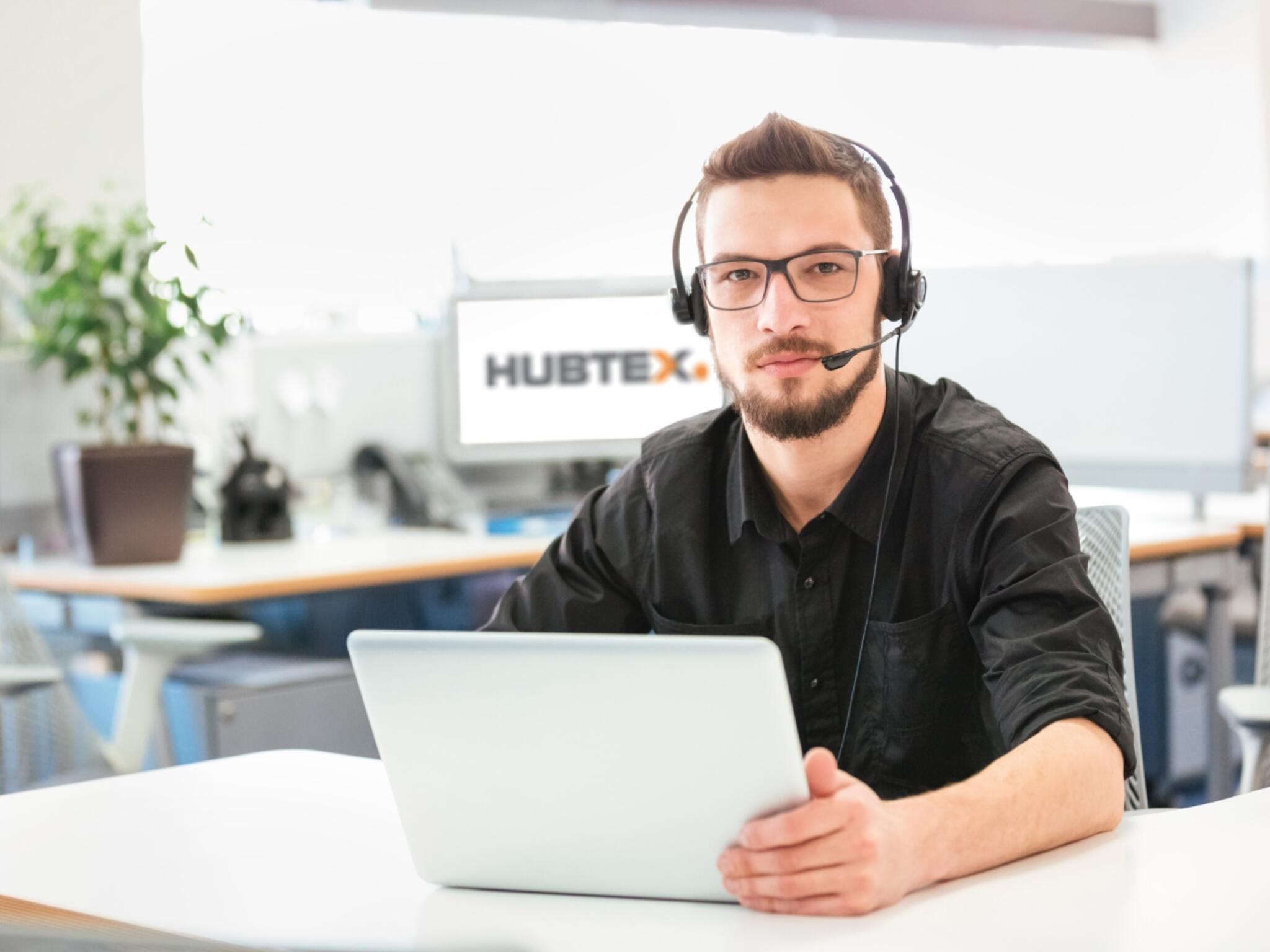 HUBTEX service consultant at work