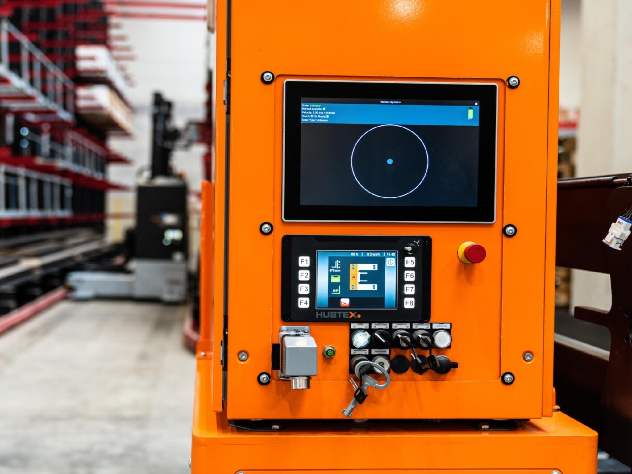 Phoenix AGV Stapler im Schmalgang