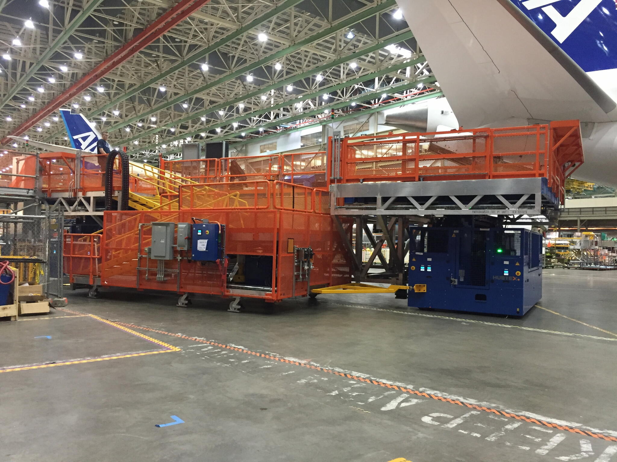 Hubtex HL-AGV zum Mobilisieren von Arbeitsplattformen Flugzeugbau und -wartung