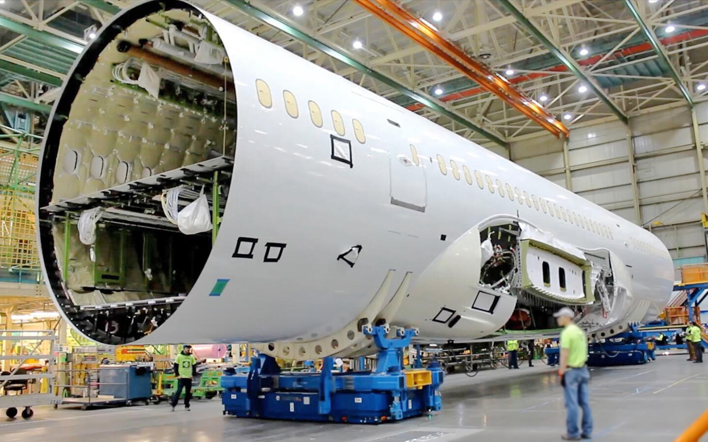 Die Flugzeugrumpf wird mobilisiert.