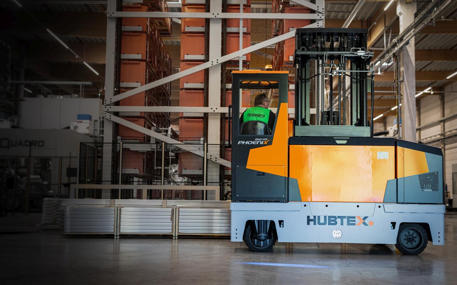 Phoenix der Elektro-Mehrwege-Seitenstapler von HUBTEX